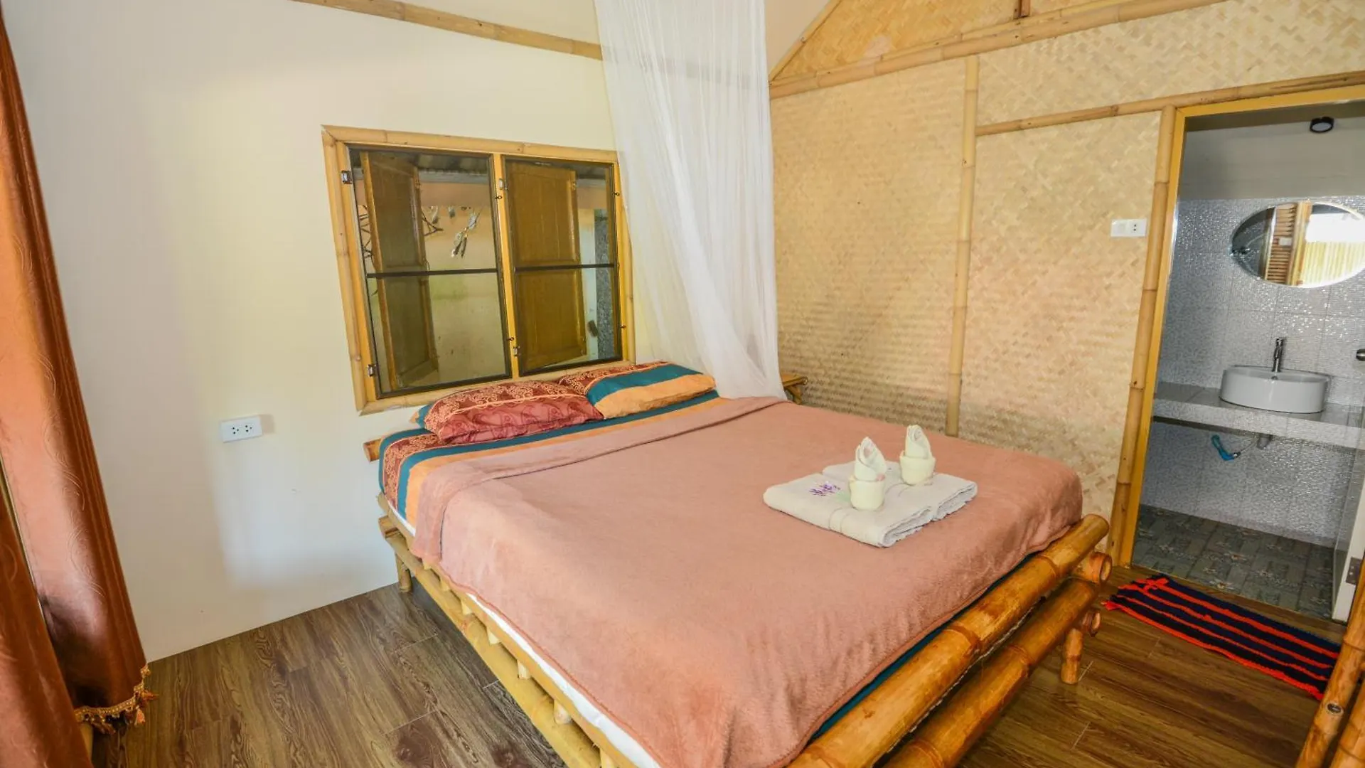 ***  Sairee View Resort Ko Tao Thailand